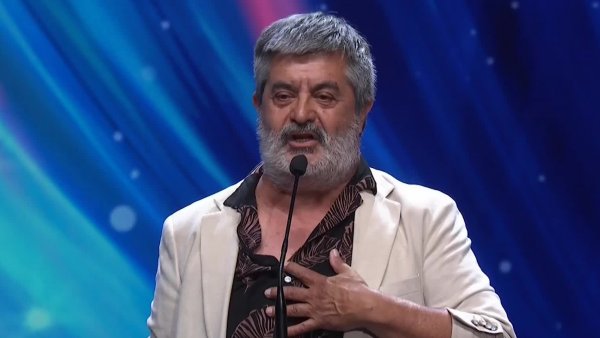 “Espero alguien sepa cocinar lasaña”: Sandro Larenas recibe Premio al Doblaje
