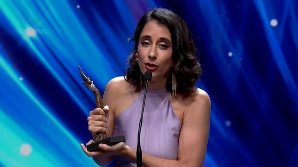 Elisa Zulueta gana Premio del Público en los Premios Caleuche 2025
