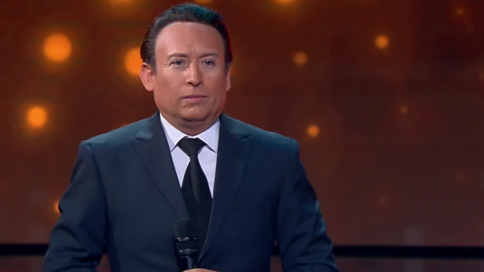 Las diferencias de los jurados al evaluar a Paul Anka
