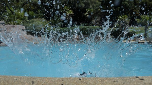 Tardaron cuatro horas en encontrarlo: Joven de 17 años muere en la piscina municipal de Machalí
