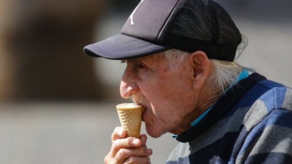 El cuidado de los adultos mayores ante las extremas altas temperaturas
