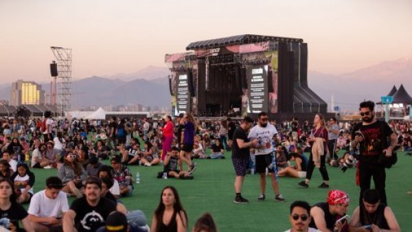 ¡Organiza tus horarios en Lollapalooza Chile 2025!
