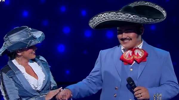 "¡Qué lindo lo que hicieron!": Vicente Fernández deslumbró en el escenario junto a Caro Molina
