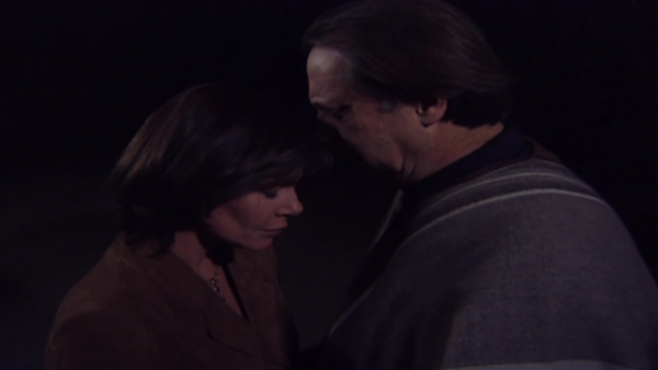 Aquelarre - T1E26 | El beso de Elena y Fernando
