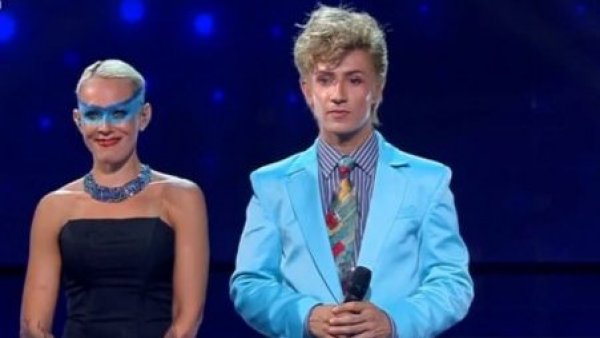 "Entré en un trance con ustedes": jurado analiza performance de David Bowie y Monik
