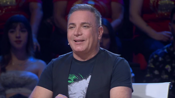 "Decidí no mirar más mi carnet": Luis Jara deslumbra con su nuevo look
