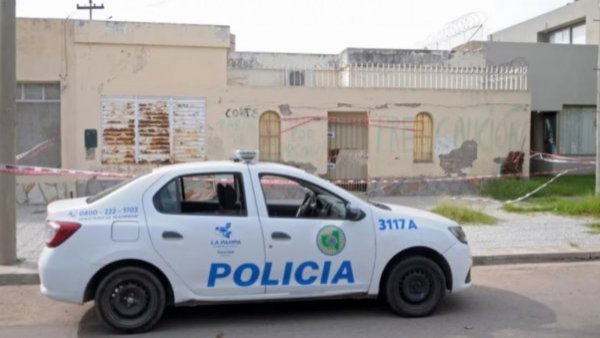 Mujer de 84 años pasó 5 días con el cuerpo de su hija fallecida
