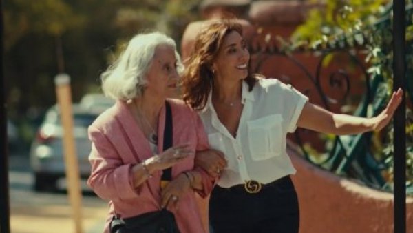 Carmen Gloria debuta como cantante para la nueva temporada de su programa
