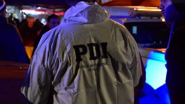 Nuevo femicidio en Chile: Sujeto fue a la casa de su expareja y la asesinó con múltiples disparos en Olmué