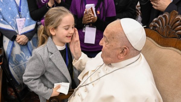 Papa Francisco ingresa a su cuarta hospitalización por su estado de salud