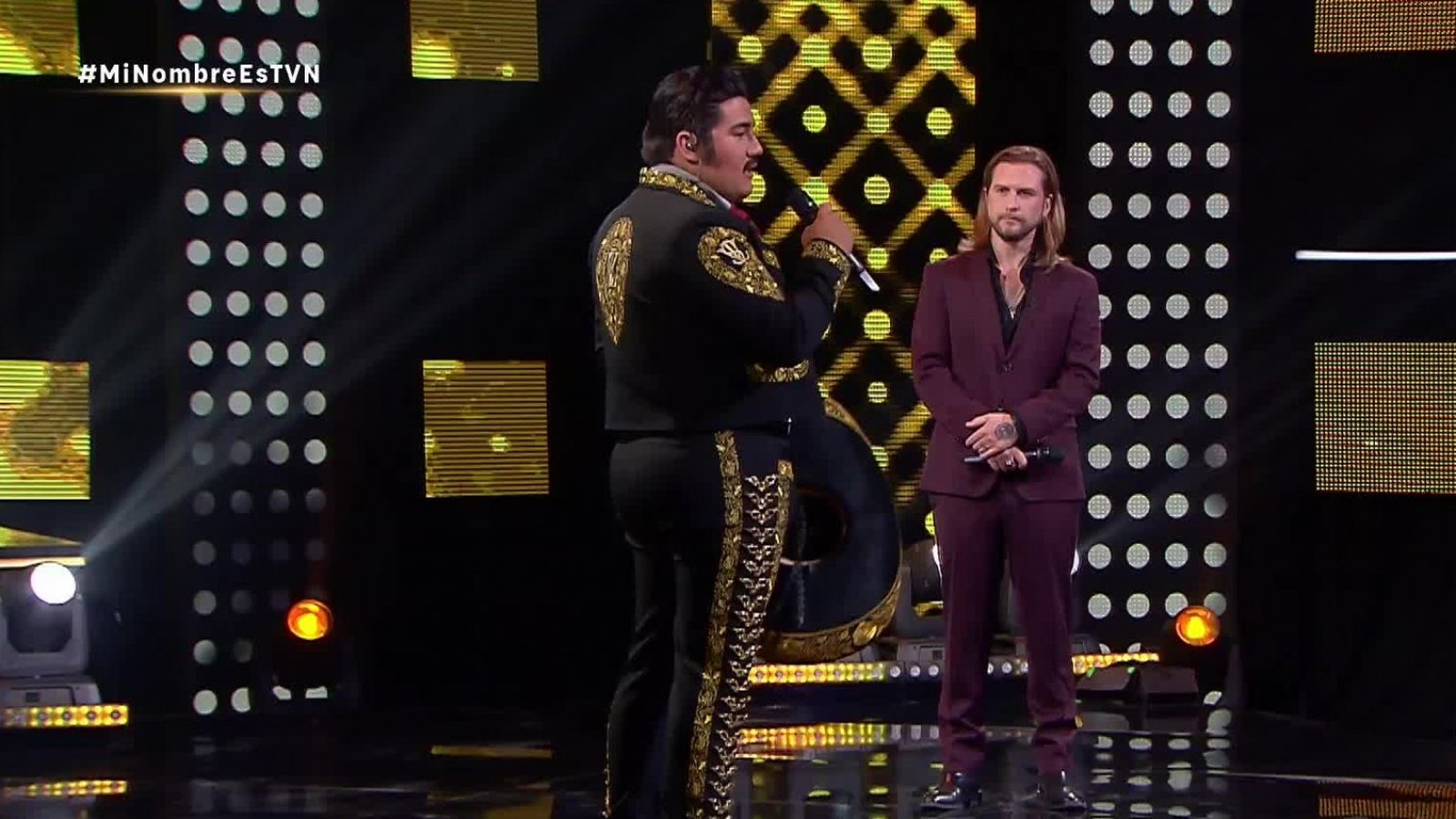 Vicente Fernández se lució con su presentación y vestimenta en "Mi nombre es"
