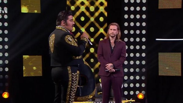 Vicente Fernández se lució con su presentación y vestimenta en "Mi nombre es"

