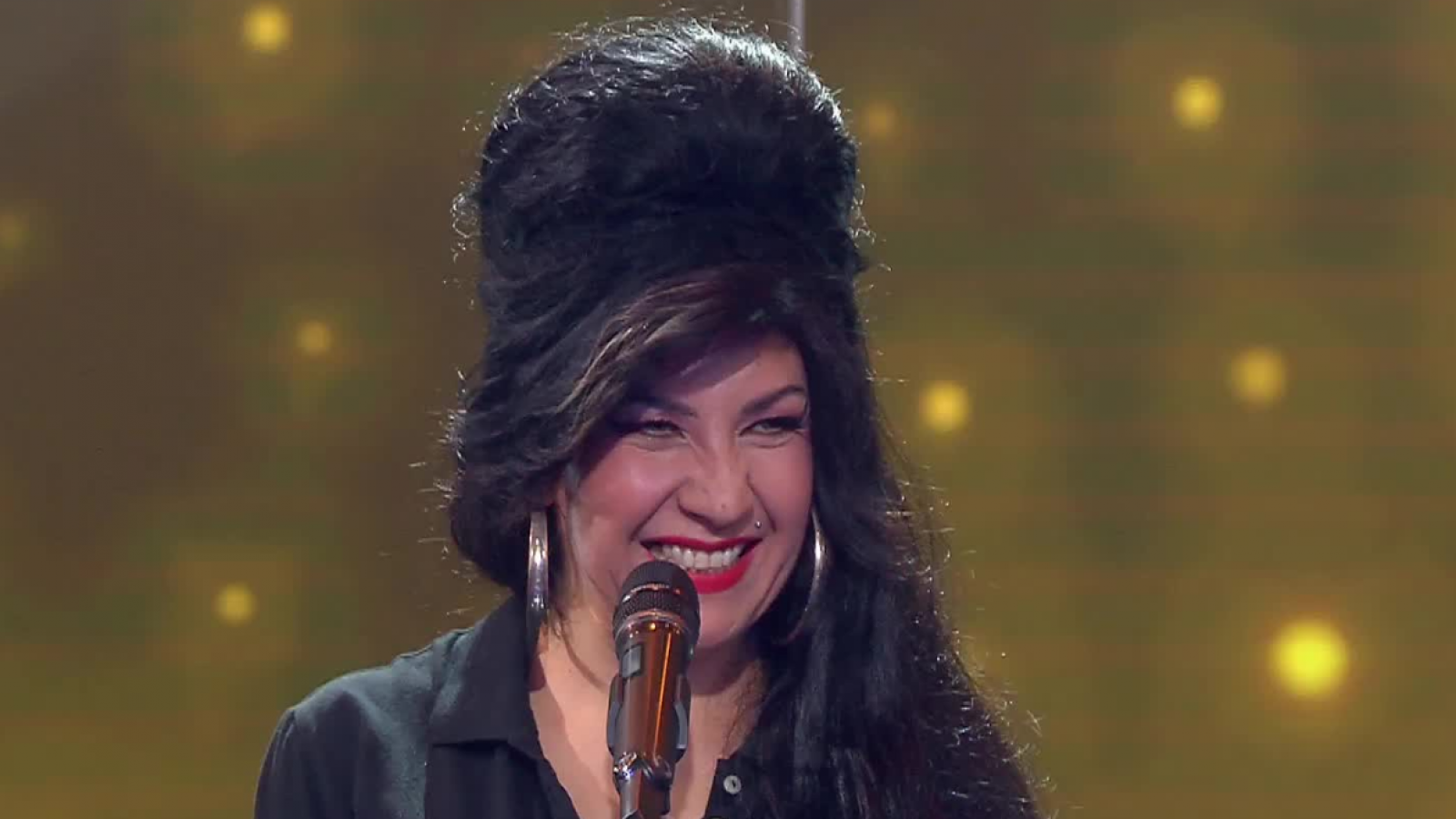 "Un lujo de presentación": elogiada presentación de Amy Winehouse en la recta final de Mi Nombre Es
