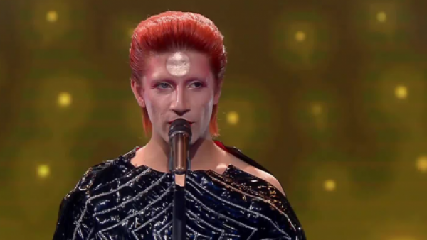 Tremendo tributo en "Mi Nombre Es": El sorprendente origen del vestuario de David Bowie
