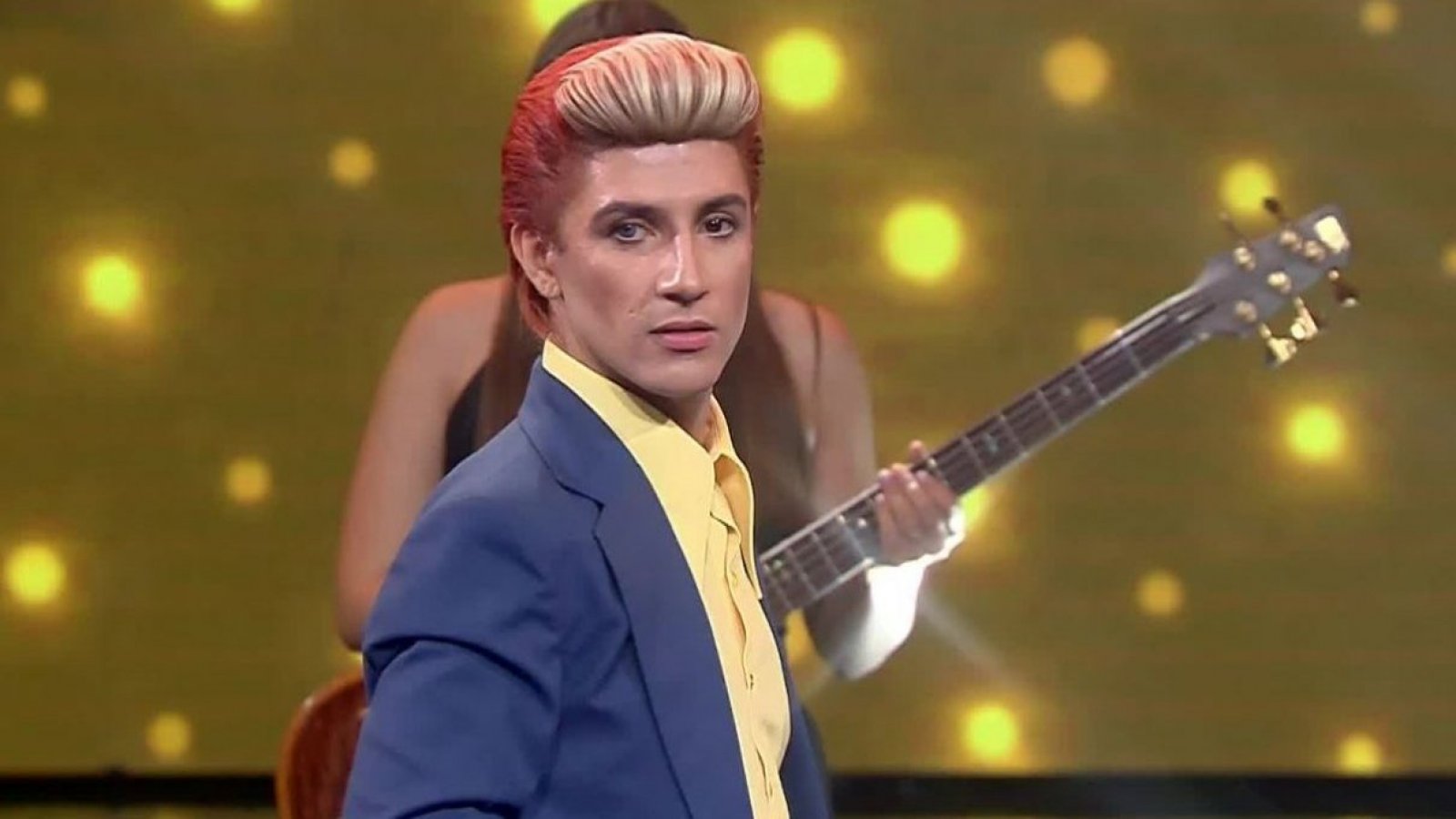 "Atrevido y juguetón": jurado destaca sensualidad de David Bowie
