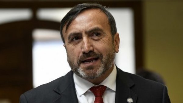 "Me declaro preso político": Diputado Pulgar es imputado por violación y abuso de menor