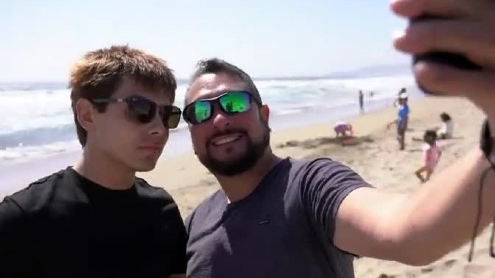 "Lo que no saben es que Brahiron iba a ser doctor": la historia del joven que interpreta a Luis Miguel en MNE
