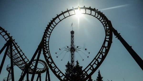 Por corte de luz: Personas quedan atrapadas en juego de Fantasilandia
