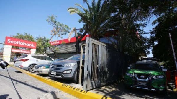 En pleno toque de queda: reportan robo de $400 millones desde sucursal bancaria en Cerrillos

