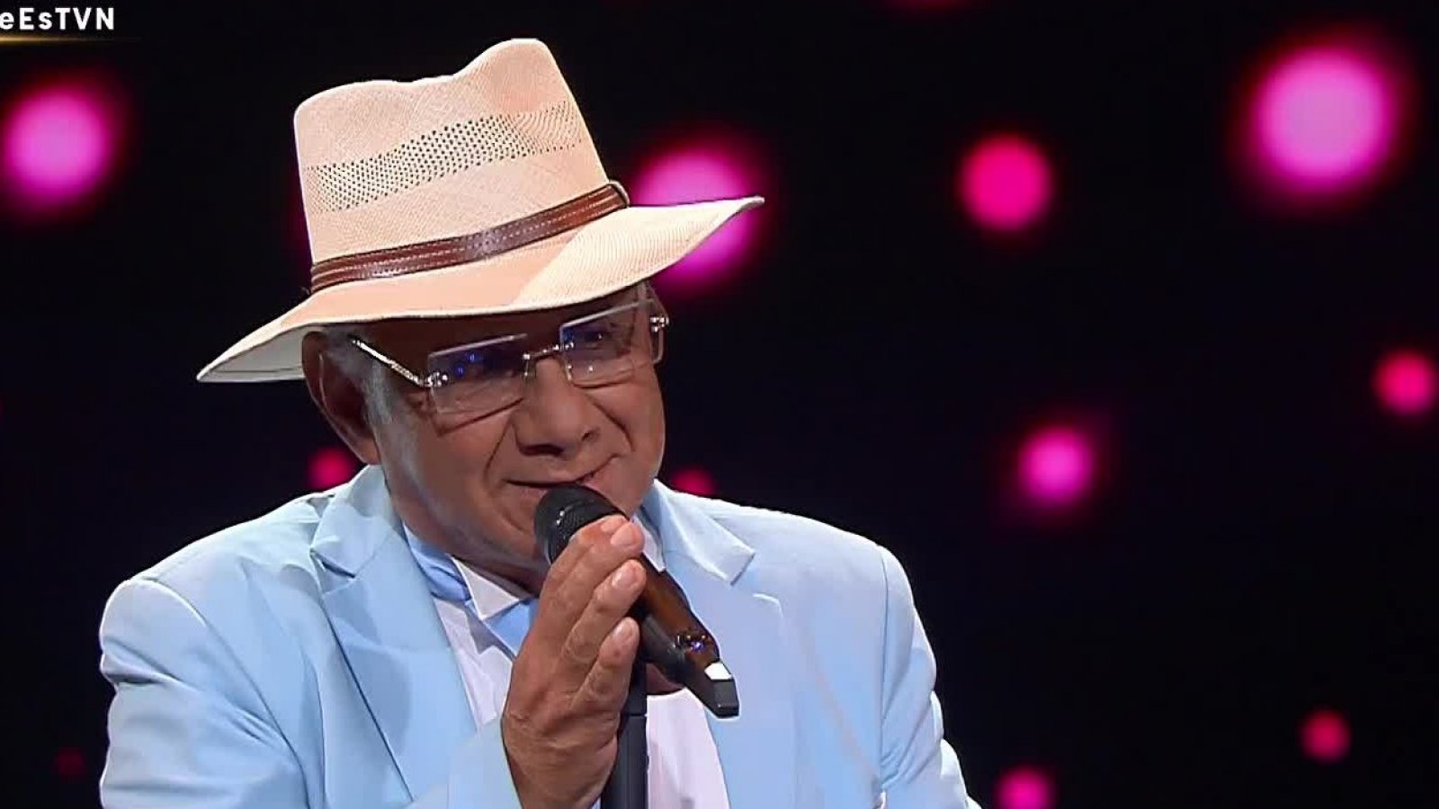 Nicola Di Bari llegó con todo su romanticismo a "Mi nombre es"
