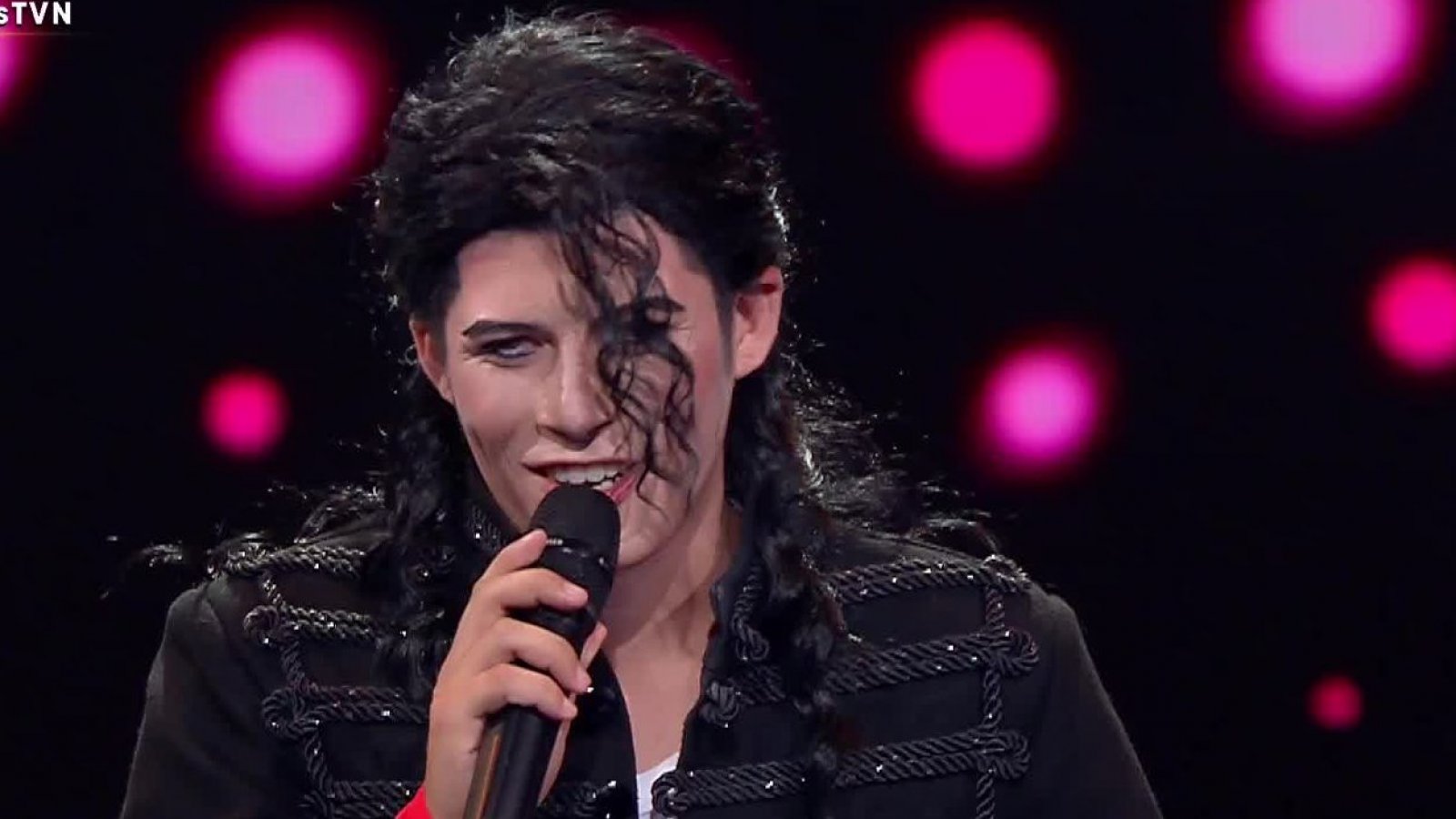 "El baile lo tienes clarísimo": los comentarios que surgieron tras la presentación de Michael Jackson en MNE

