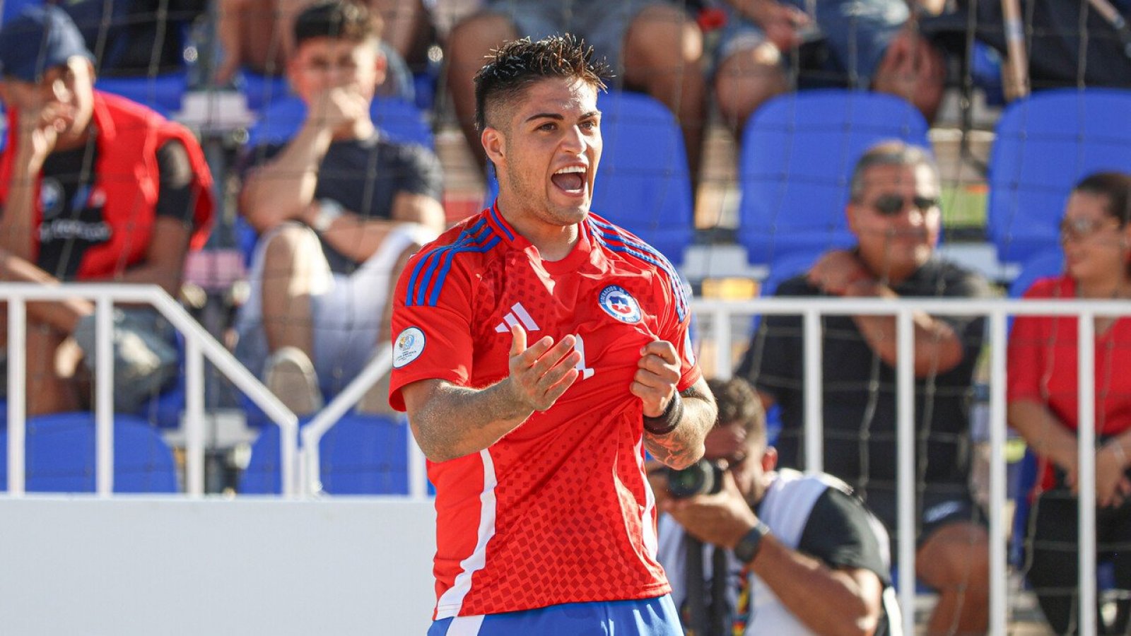 Este domingo por TVN: Chile busca su cupo en el Mundial Fútbol Playa
