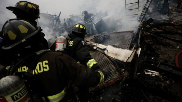 Tragedia familiar: tía y sobrino fallecen calcinados en incendio en comuna de Nacimiento
