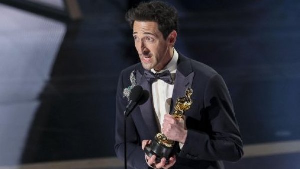 El segundo de su carrera: Adrien Brody gana Óscar a mejor actor por "The Brutalist"
