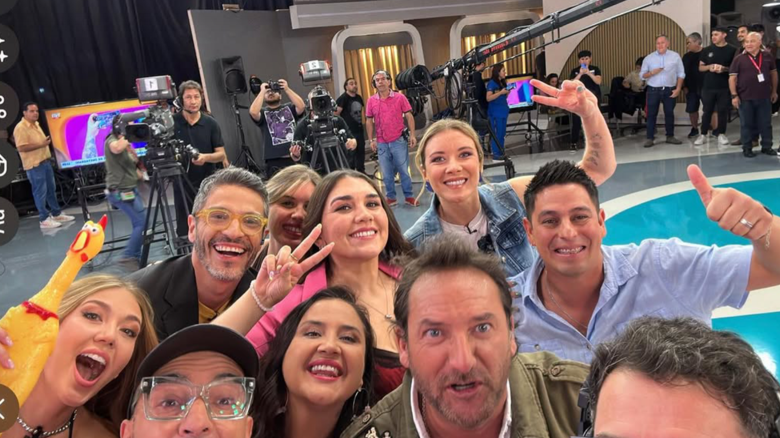 ¡Sigue la cuenta en Instagram de "El Medio Día"!
