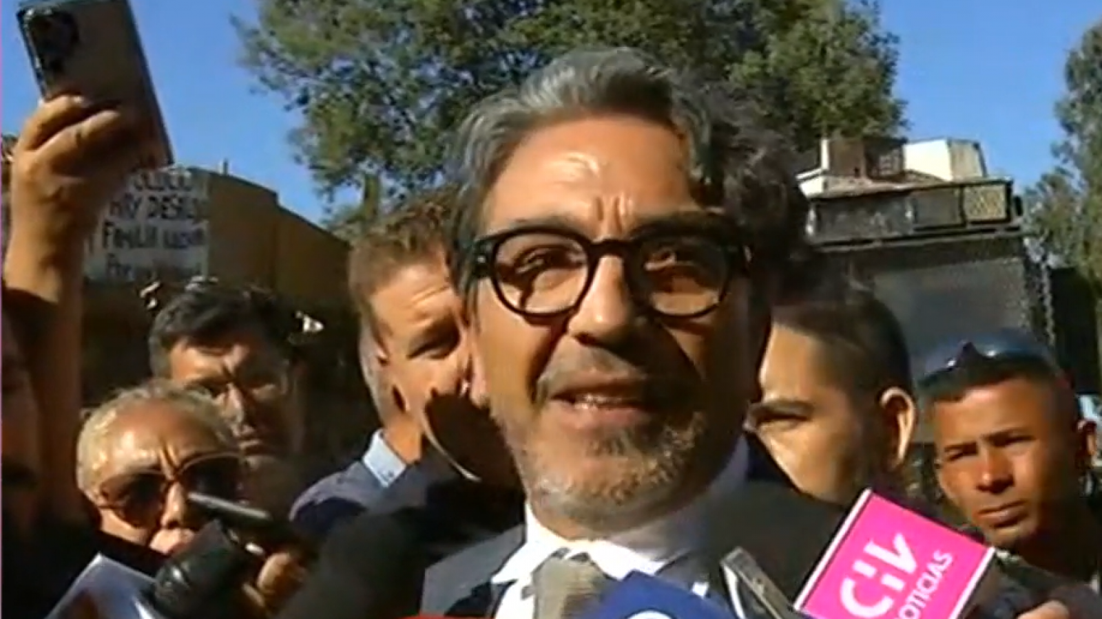 Abogado de pobladores de toma Lajarilla acusa "engaño y estafa" por dueño de terreno
