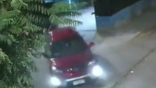 "Ya saben que aquí pueden venir a robar": Delincuentes arrasaron con todo, hasta con portón en La Florida
