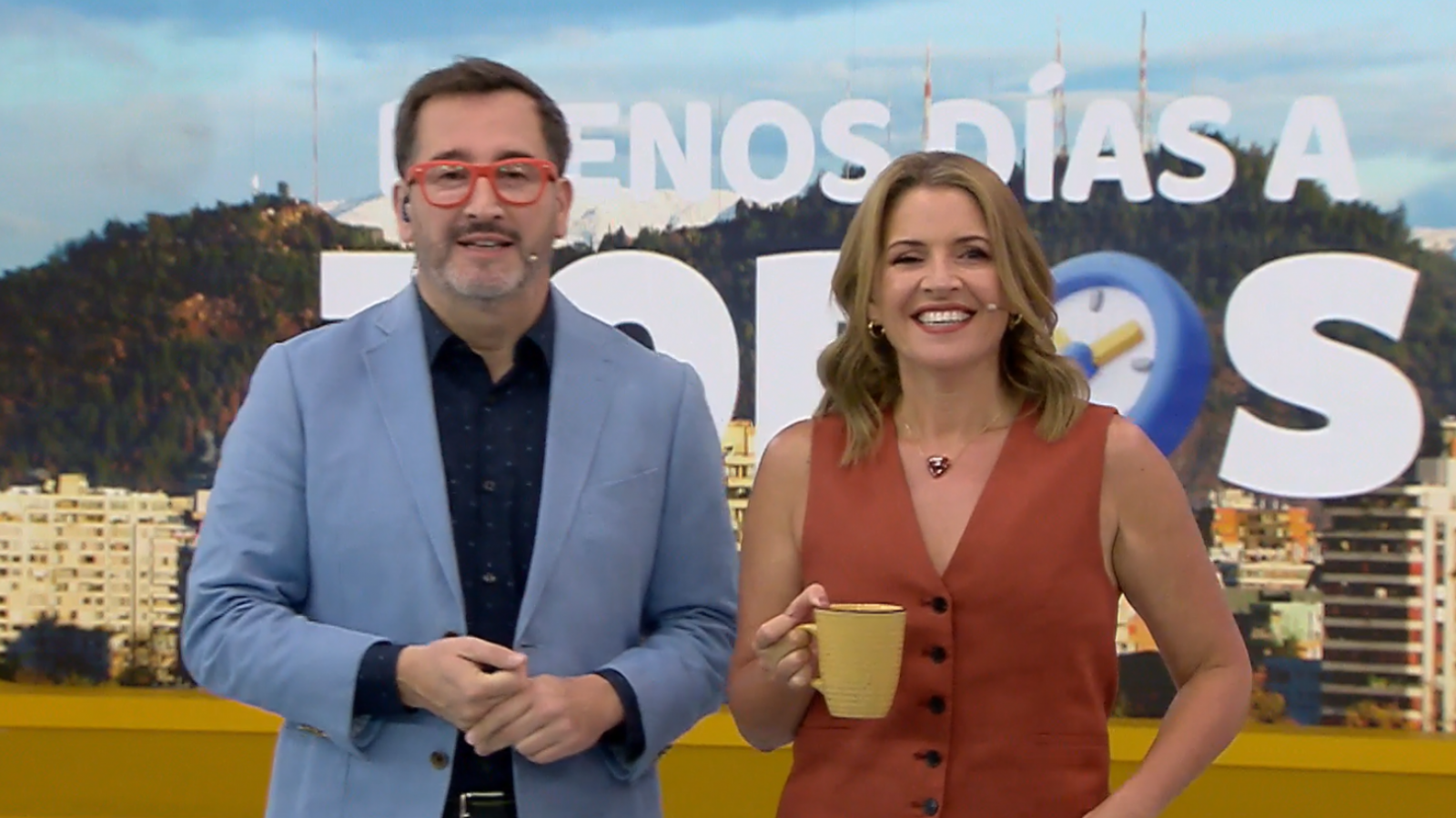 El saludo del "Buenos Días a Todos" a los estudiantes en el primer día de clases
