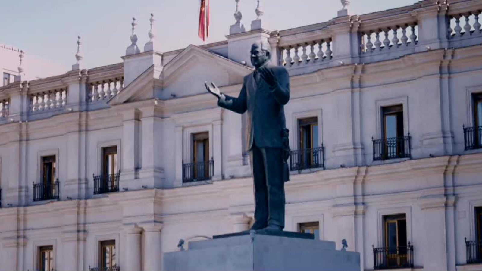 Pocos nombres de mujeres en Metro, calles y estatuas
