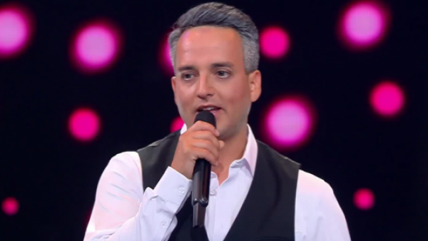 "Luchoverso": Luis Jara bromeó y cantó junto a su doble de "Mi Nombre Es"
