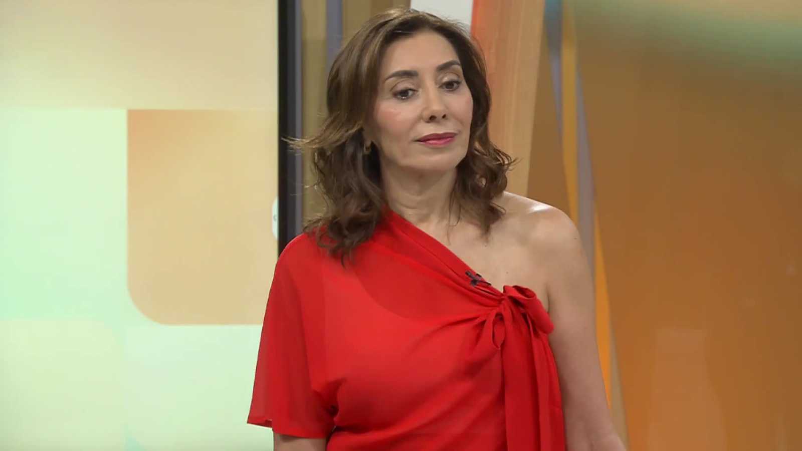 ¿Qué debo hacer si mi vecino mete ruido constantemente en la noche?
