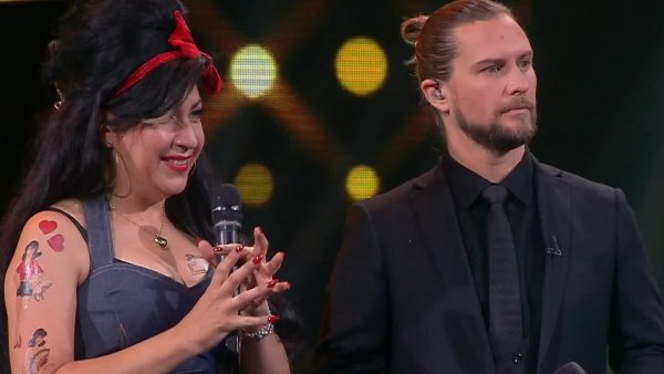 Francia Valdés le dio el power a “Mi Nombre Es” con homenaje a Amy Winehouse
