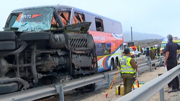 Volcamiento y choque por alcance: Los nuevos antecedentes de la tragedia en la Ruta 5 Norte
