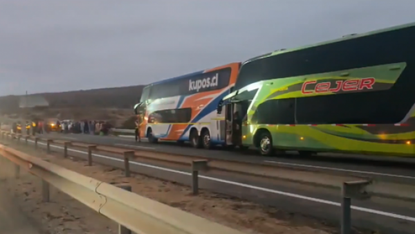 "Impactada y muy triste": Pasajera relata el momento exacto del choque múltiple en la Ruta 5 Norte
