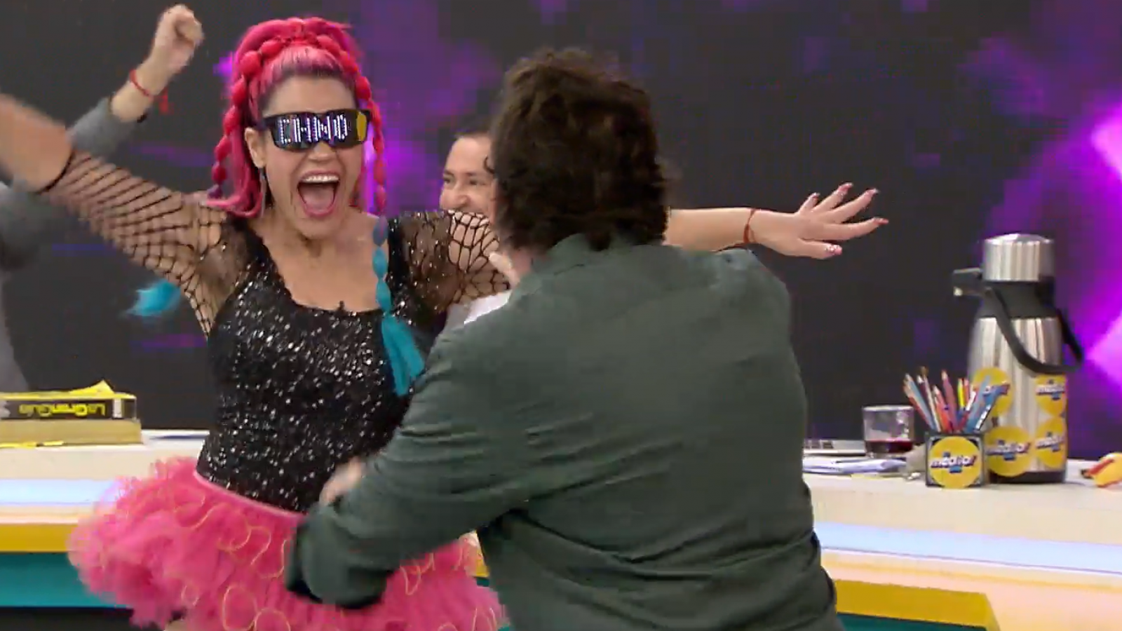La espectacular entrada de Anita María Muñoz a "El Medio Día"
