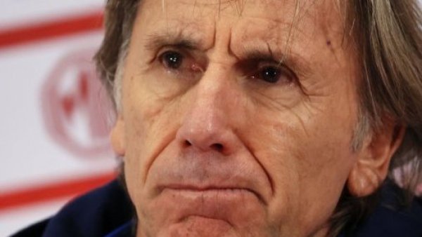 Problemas para Gareca: se confirma primera baja en La Roja
