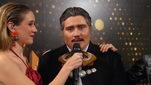 La emoción de Vicente Fernández: logró ver a su bisabuelo fallecido en su presentación
