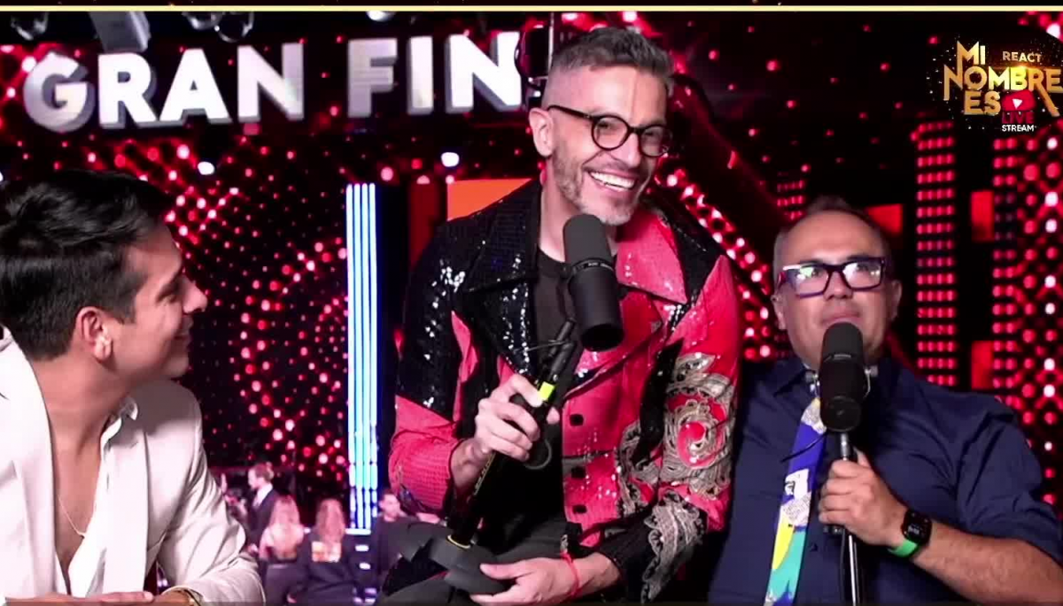 Jon Reyes Logo Lo extrañábamos mucho: Jon Reyes visita el react de Mi Nombre Es | TVN