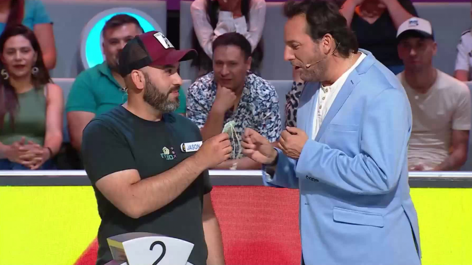 Directo de Japón: El singular regalo que recibió Daniel Fuenzalida durante ¡Ahora Caigo!
