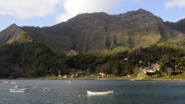 Decretan millonaria indemnización a familias de víctimas fallecidas en "tsunami no advertido a la población" en Juan Fernández
