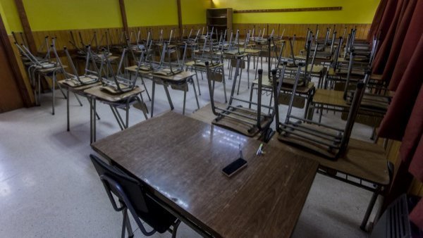 Nueva agresión a profesor: Alumno de San Javier golpea con el puño a docente
