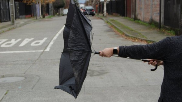 Aviso meteorológico por viento de hasta 80 km/h para 7 regiones del país
