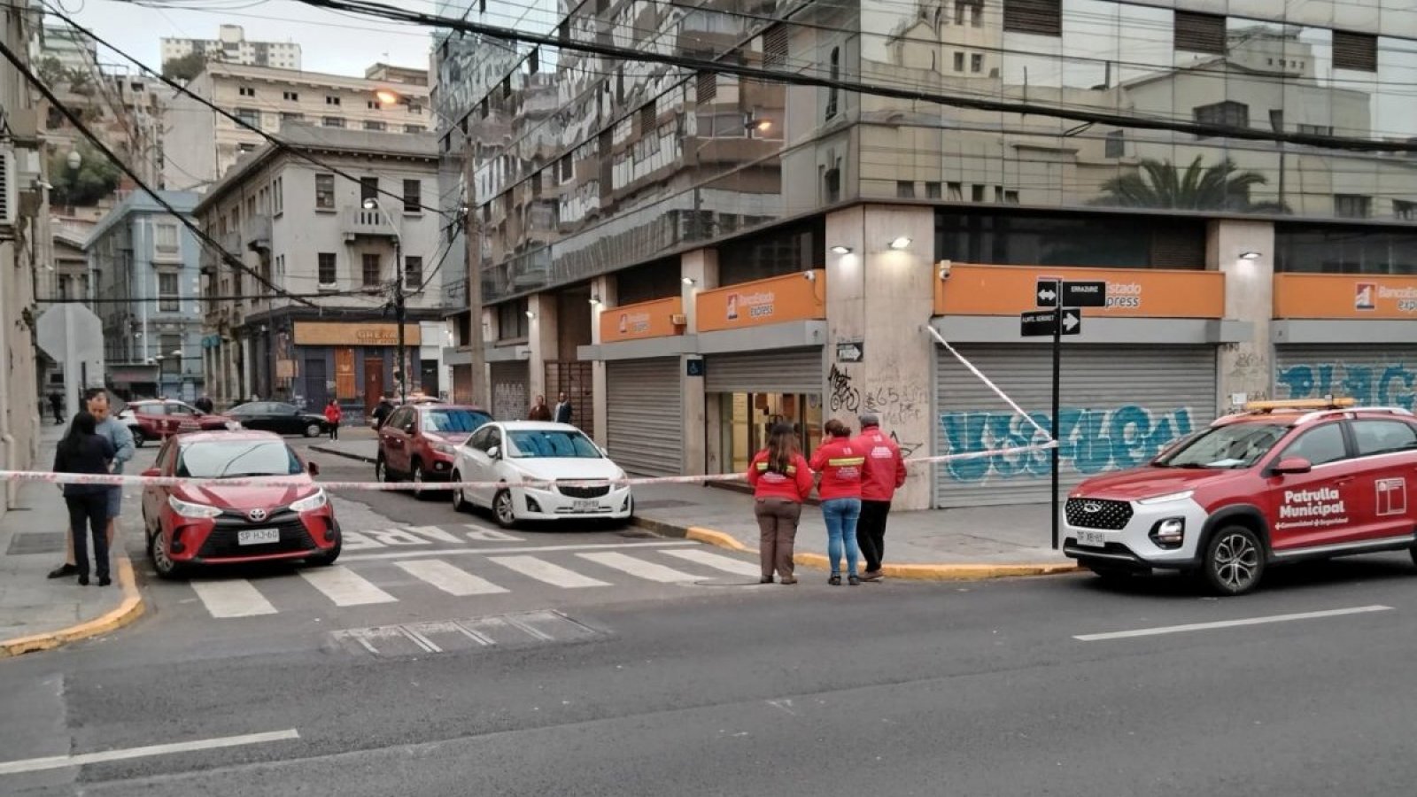 Valparaíso: Delincuentes habrían robado $150 millones en sucursal de BancoEstado
