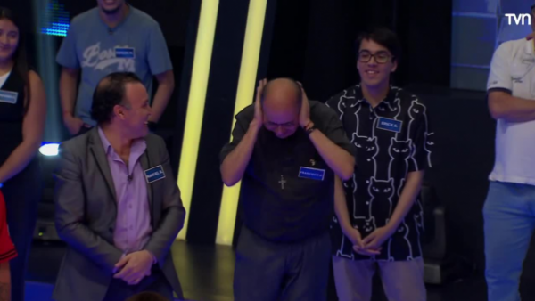 "Lo mandaron a propósito": Sacerdote sorprende participando en The Floor Chile