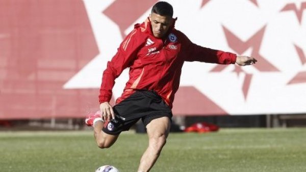<p>Crédito: Agencia Uno</p>Alexis Sánchez confirma su ausencia ante Ecuador con emotivo mensaje
