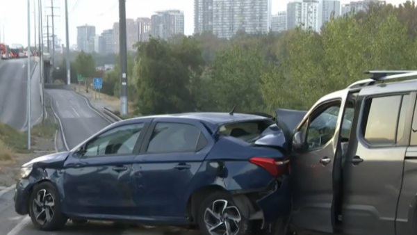 Intento de encerrona termina con tres personas heridas en Costanera Norte
